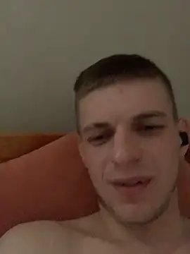 Snapshot of macho1347 chatting on 02.25.26 macho1347 online show from 02.25.26