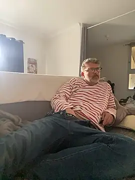 Snapshot of max219 chatting on 01.12.26 max219 online show from 01.12.26