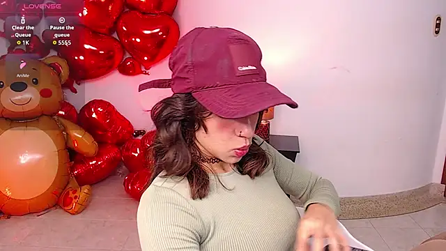 Snapshot of miascarlet_16 chatting on 10.06.25 miascarlet 16 online show from 10.06.25