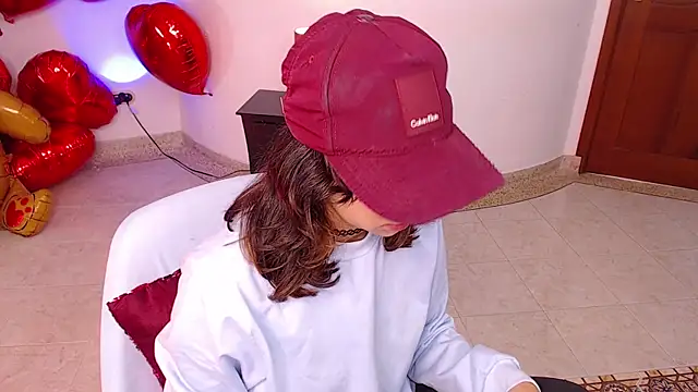 Snapshot of miascarlet_16 chatting on 10.07.25 miascarlet 16 online show from 10.07.25