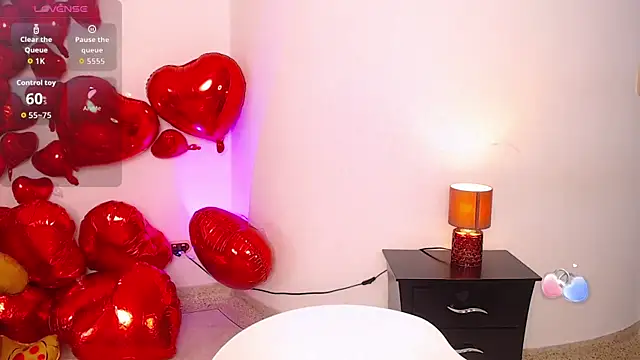 Snapshot of miascarlet_16 chatting on 10.14.25 miascarlet 16 online show from 10.14.25