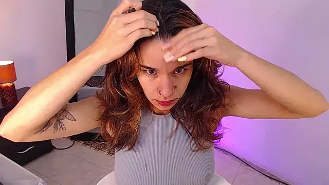 Snapshot of miascarlet_16 chatting on 01.13.26 miascarlet 16 online show from 01.13.26