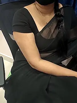 Snapshot of Anuforyou19 chatting on 10.04.25 Anuforyou19 online show from 10.04.25