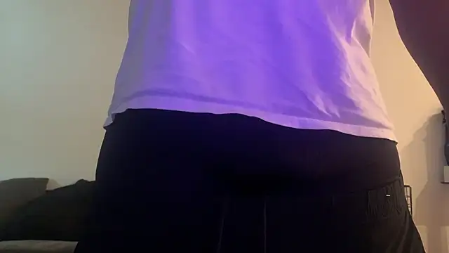 sneakdalink online show from 11.15.25