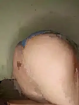 Snapshot of yaraa49 chatting on 10.14.25 yaraa49 online show from 10.14.25