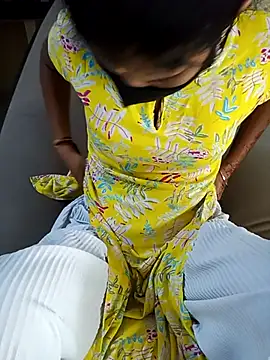 Snapshot of ranisanthutelugu chatting on 09.12.25 ranisanthutelugu online show from 09.12.25