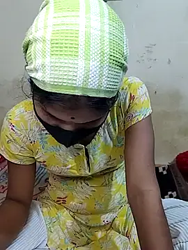 Snapshot of ranisanthutelugu chatting on 09.28.25 ranisanthutelugu online show from 09.28.25