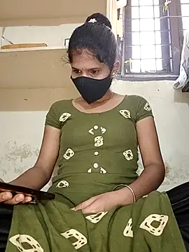 Snapshot of ranisanthutelugu chatting on 11.08.25 ranisanthutelugu online show from 11.08.25