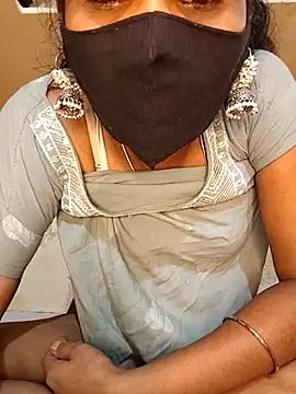 Snapshot of ranisanthutelugu chatting on 11.28.25 ranisanthutelugu online show from 11.28.25