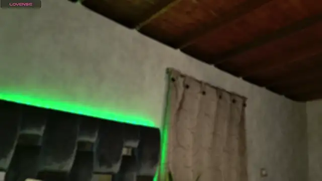 Snapshot of Taurito___ chatting on 10.12.25 Taurito online show from 10.12.25