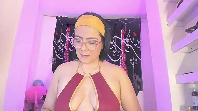Snapshot of AlicePipper chatting on 07.18.26 AlicePipper online show from 07.18.26