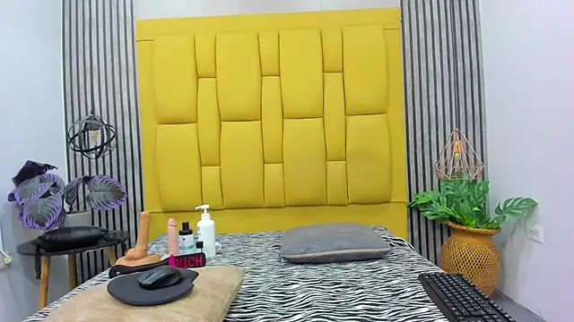 bryonycutee online show from 10.28.25