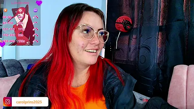 Snapshot of carolinhe_ chatting on 09.18.25 carolinhe online show from 09.18.25