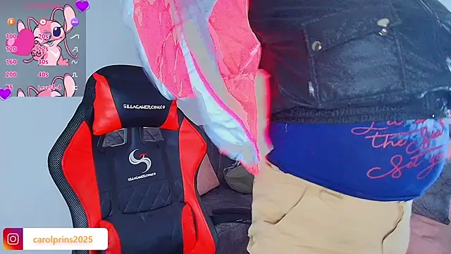 Snapshot of carolinhe_ chatting on 10.18.25 carolinhe online show from 10.18.25