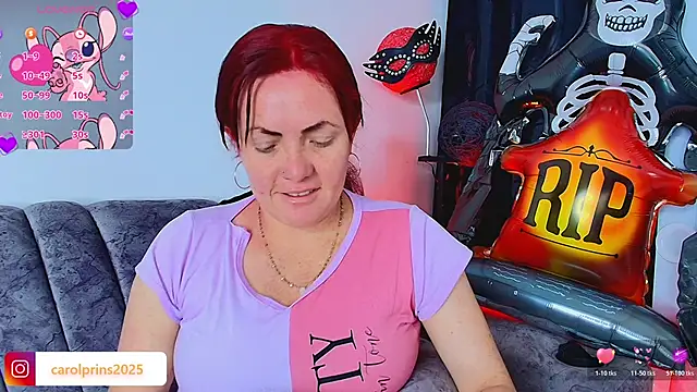 Snapshot of carolinhe_ chatting on 10.23.25 carolinhe online show from 10.23.25