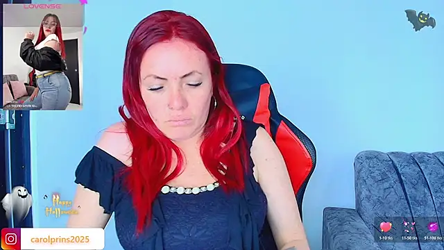 Snapshot of carolinhe_ chatting on 10.27.25 carolinhe online show from 10.27.25