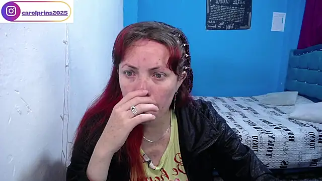 Snapshot of carolinhe_ chatting on 03.25.26 carolinhe online show from 03.25.26