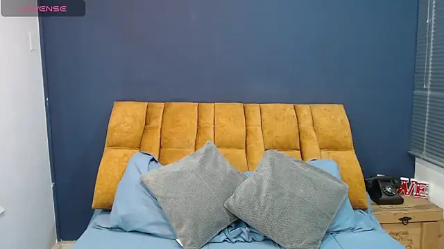 KendraaSimons online show from 04.15.26