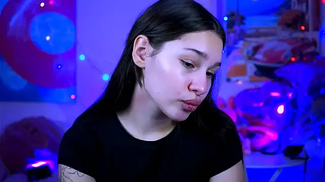 KimClarks  online show from 09.20.25