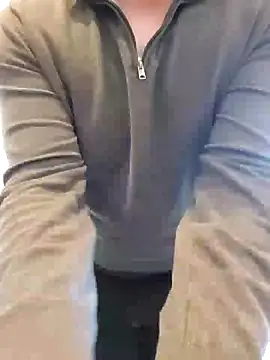 Snapshot of Bimbo_Boi chatting on 09.16.25 Bimbo Boi online show from 09.16.25