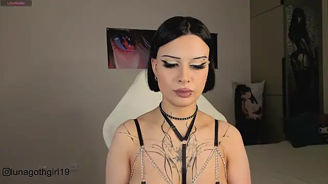 IamLuna2006 online show from 12.03.25