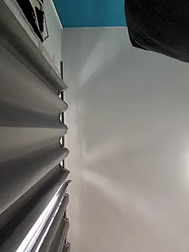 Snapshot of mikeara90 chatting on 10.08.25 mikeara90 online show from 10.08.25