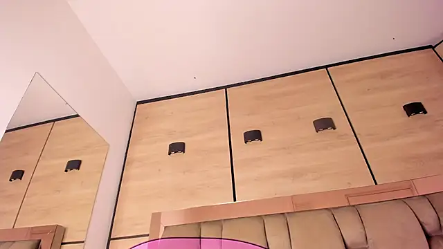 karol lewiss online show from 02.25.26