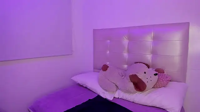 Snapshot of Anna_Blade_ chatting on 09.13.25 Anna Blade online show from 09.13.25