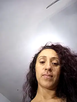 KimScarleth online show from 10.04.25