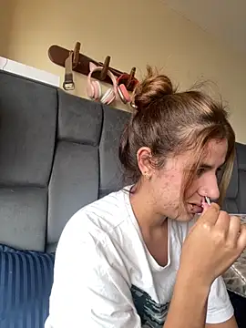 Snapshot of AllieYourGirl chatting on 09.13.25 AllieYourGirl online show from 09.13.25