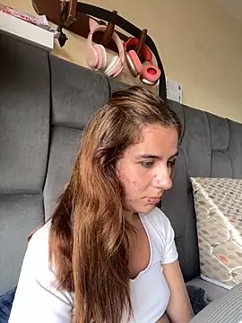 Snapshot of AllieYourGirl chatting on 09.22.25 AllieYourGirl online show from 09.22.25