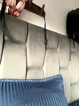 Snapshot of AllieYourGirl chatting on 10.12.25 AllieYourGirl online show from 10.12.25