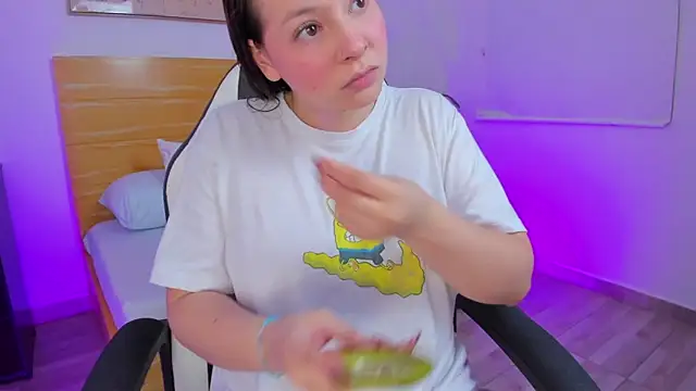 kitty sweeety  online show from 12.22.25