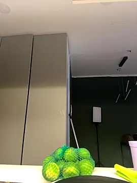 Michelle Zoe online show from 11.14.25