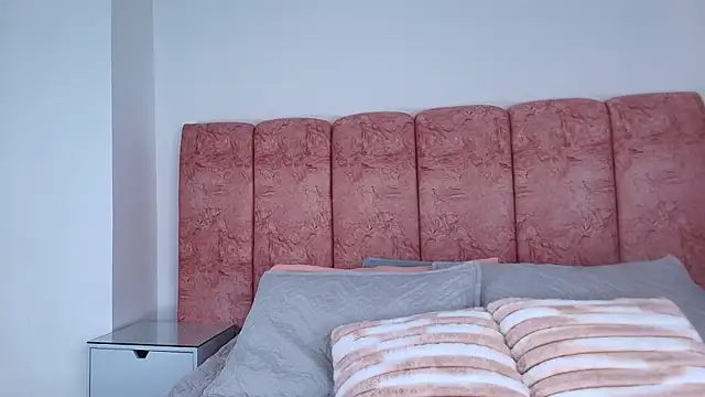 emmacurvy online show from 11.12.25