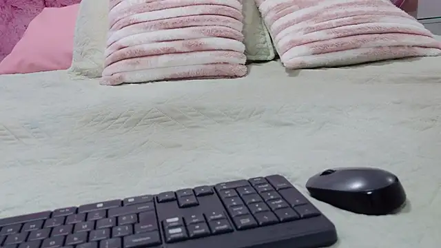 emmacurvy online show from 03.25.26