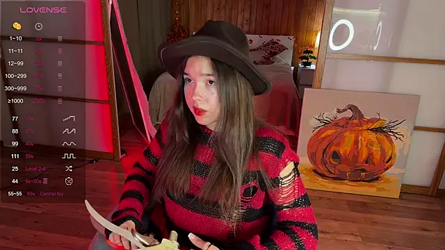 Snapshot of PlumyBun chatting on 10.31.25 PlumyBun online show from 10.31.25