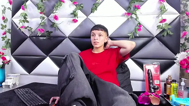 Snapshot of Megan_Thompson_ chatting on 09.26.25 Megan Thompson online show from 09.26.25