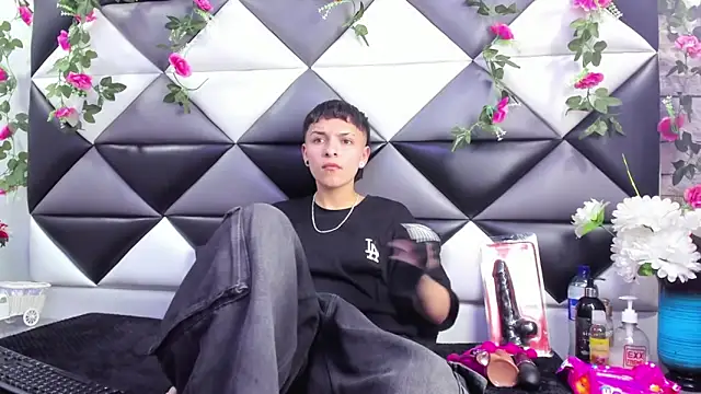 Snapshot of Megan_Thompson_ chatting on 10.02.25 Megan Thompson online show from 10.02.25