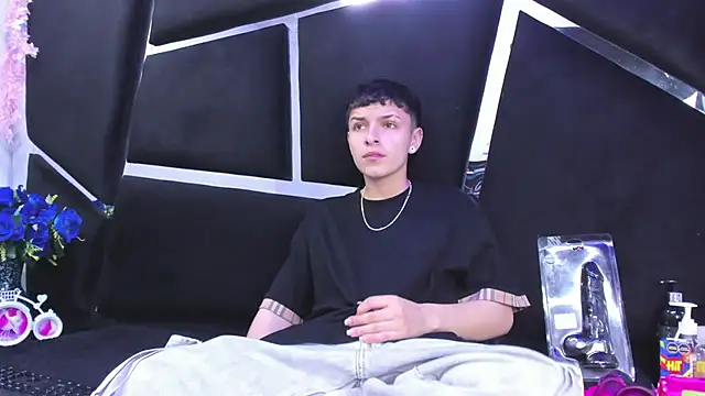 Megan Thompson  online show from 12.19.25