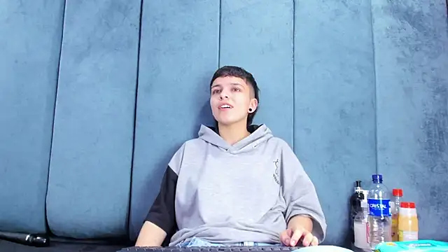 Megan Thompson  online show from 03.21.26