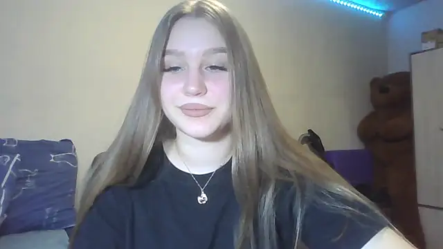 yourhoney Lola  online show from 10.18.25