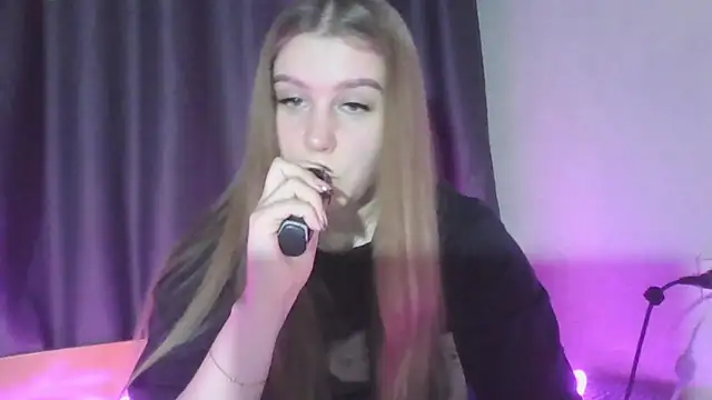 yourhoney Lola  online show from 11.21.25