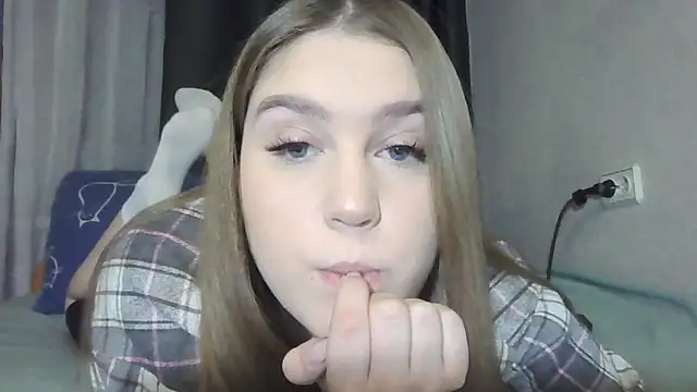 yourhoney Lola  online show from 11.29.25