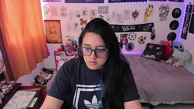 Cherry blush  online show from 04.18.26