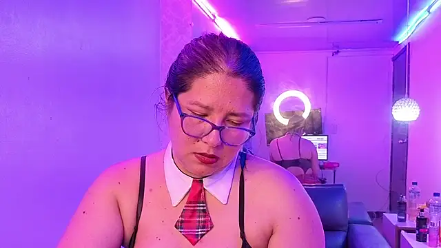 scarlett widow  online show from 04.14.26