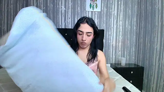 Alicee Moonn online show from 10.28.25