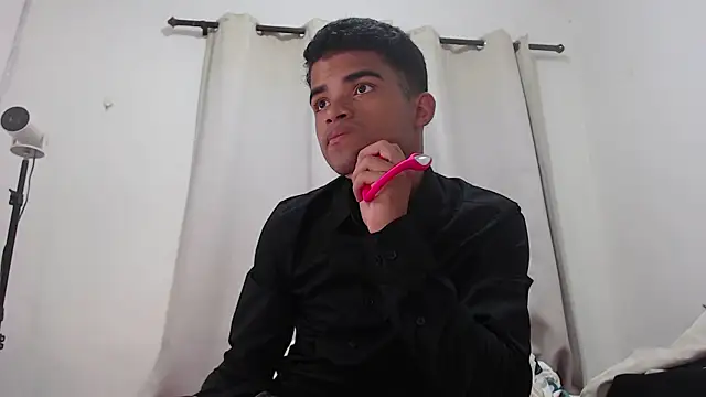 camillo beischel  online show from 11.07.25