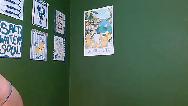 Roxiehood online show from 11.22.25