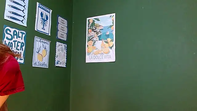 Roxiehood online show from 12.22.25